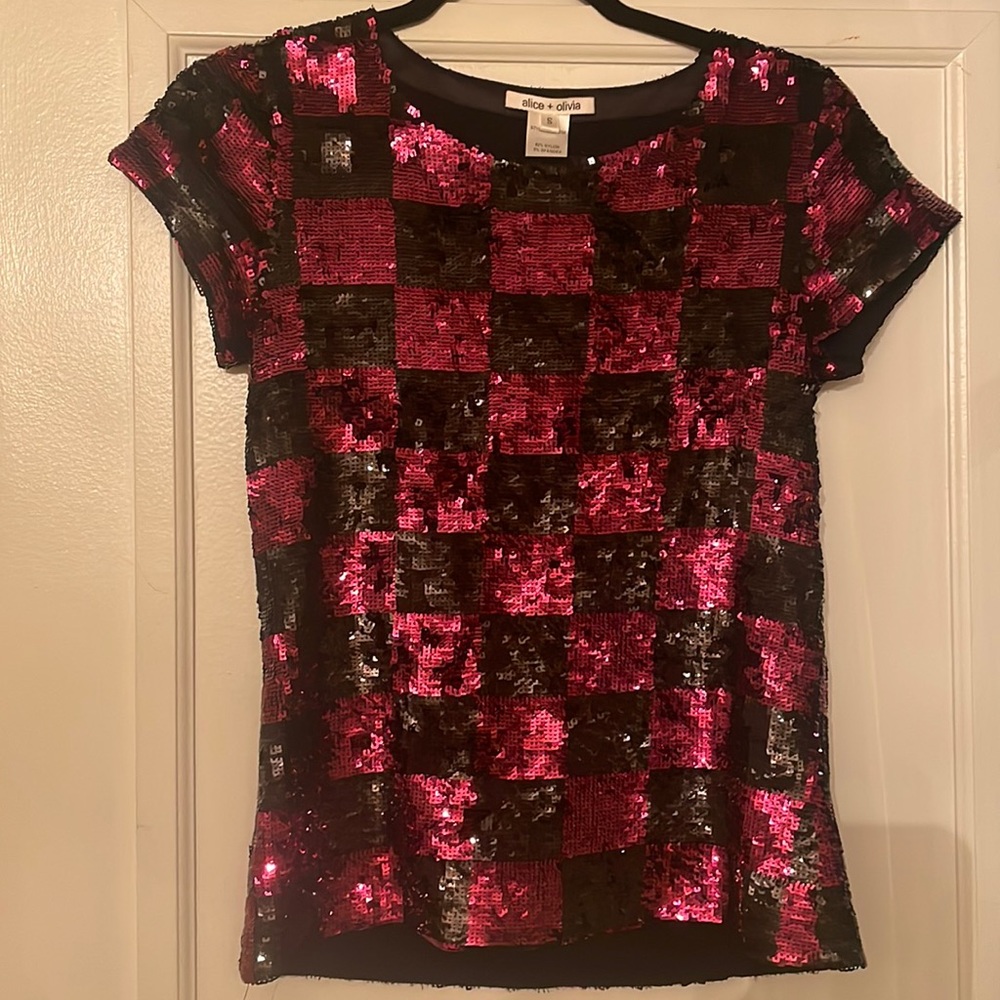 Gorgeous Alice & Olivia purple and black checked sequined S/S top size small